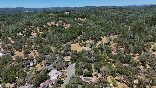 11969 Walnut Ct, Auburn, CA 95602