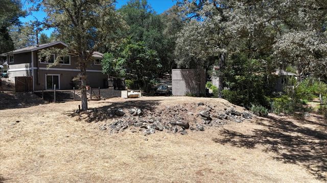 11969 Walnut Ct, Auburn, CA 95602