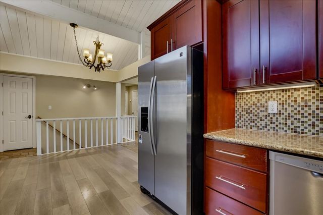 11969 Walnut Ct, Auburn, CA 95602