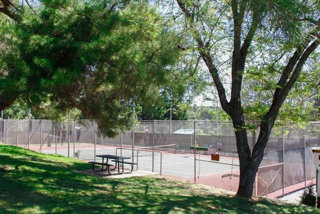 11969 Walnut Ct, Auburn, CA 95602