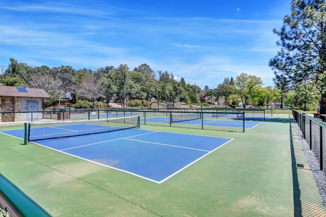 11969 Walnut Ct, Auburn, CA 95602