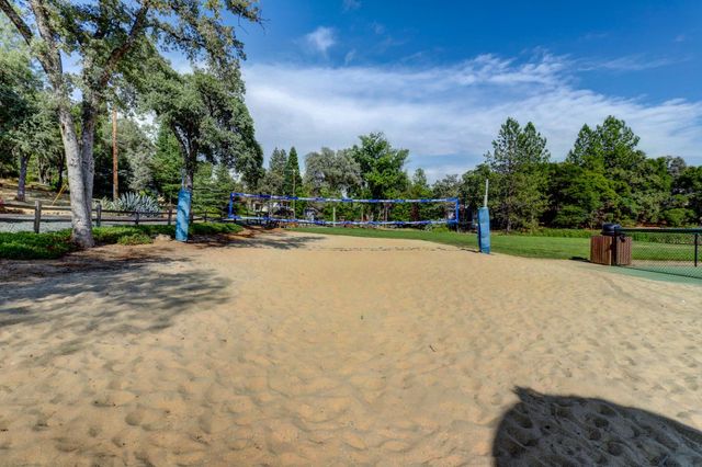 11969 Walnut Ct, Auburn, CA 95602