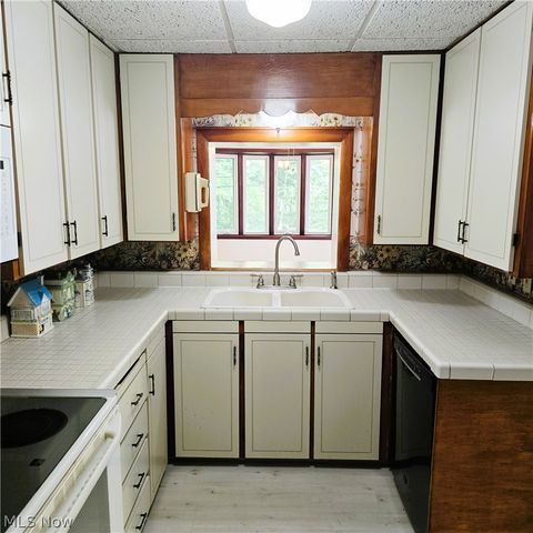 7667 S Eastland Road, Middleburg Heights, OH 44017