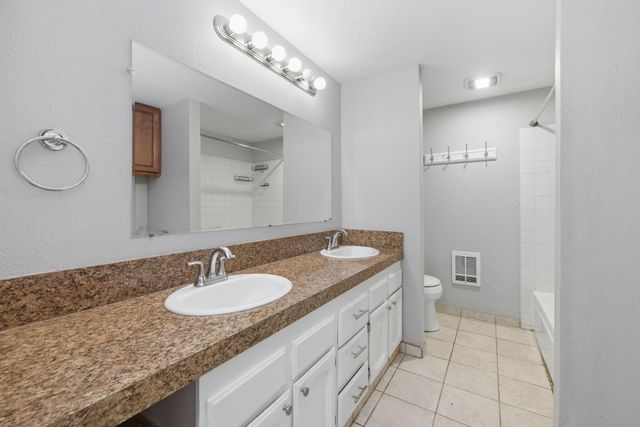 3659 W 18th Avenue, Eugene, OR 97402