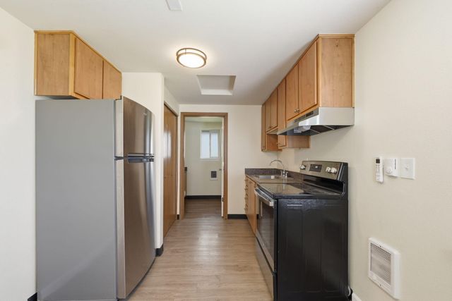 3659 W 18th Avenue, Eugene, OR 97402