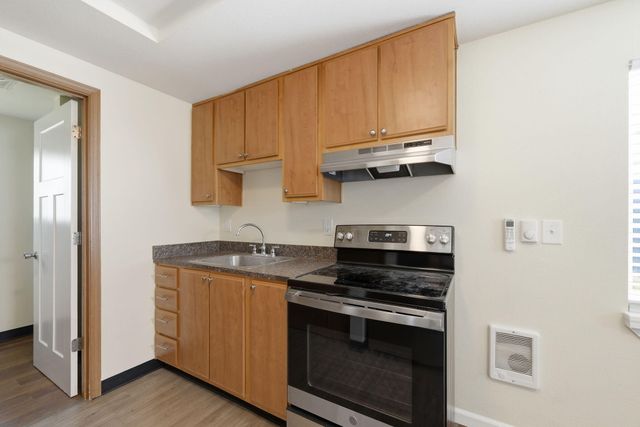 3659 W 18th Avenue, Eugene, OR 97402