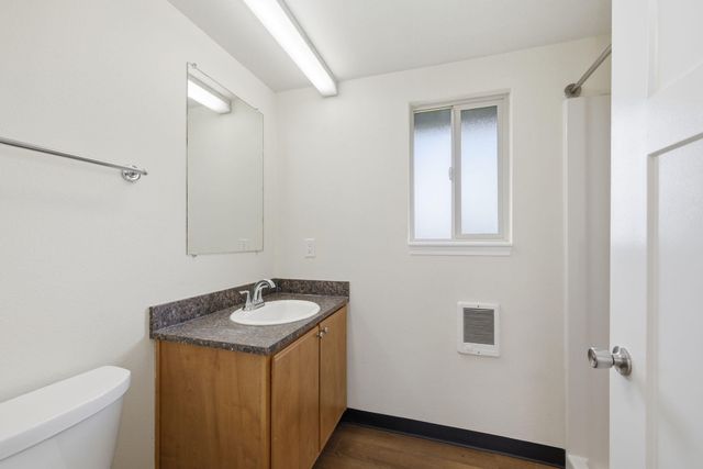 3659 W 18th Avenue, Eugene, OR 97402