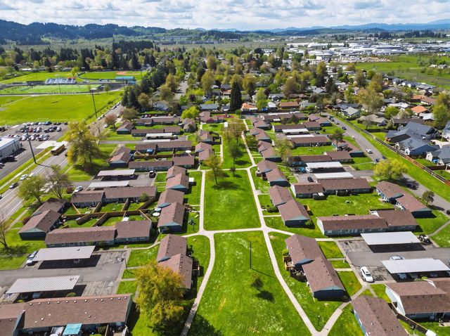 3659 W 18th Avenue, Eugene, OR 97402