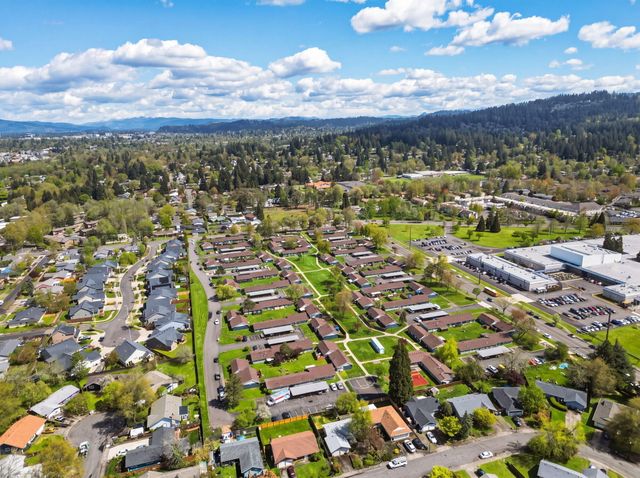 3659 W 18th Avenue, Eugene, OR 97402