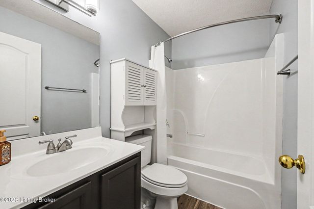 9100 Hawthorne Pointe Dr 201, Louisville, KY 40272