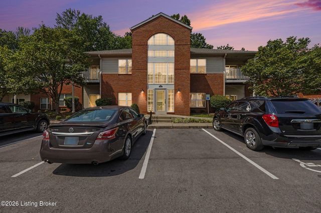 9100 Hawthorne Pointe Dr 201, Louisville, KY 40272