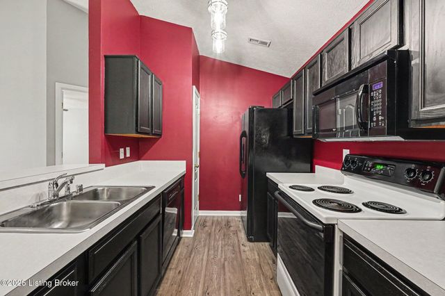 9100 Hawthorne Pointe Dr 201, Louisville, KY 40272