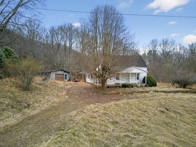 1917 Fairview Road, Andrews, NC 28901