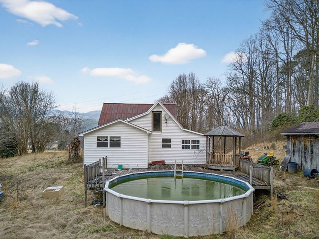 1917 Fairview Road, Andrews, NC 28901