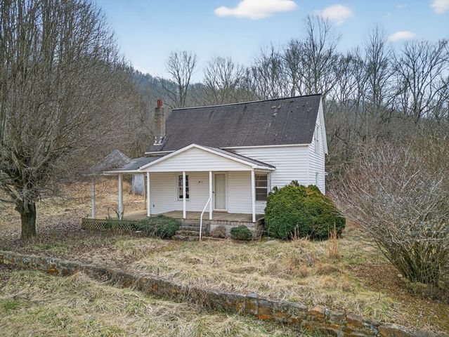 1917 Fairview Road, Andrews, NC 28901