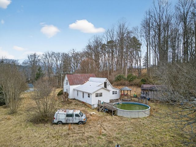 1917 Fairview Road, Andrews, NC 28901