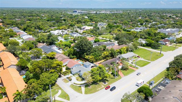 11680 SW 92nd Street, Miami, FL 33176