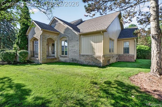 6190 Celeste Road, West Bloomfield, MI 48322
