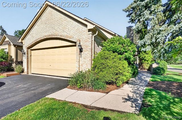 6190 Celeste Road, West Bloomfield, MI 48322