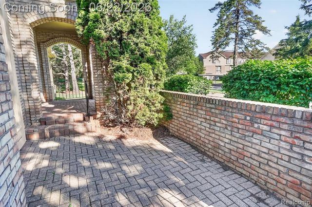 6190 Celeste Road, West Bloomfield, MI 48322
