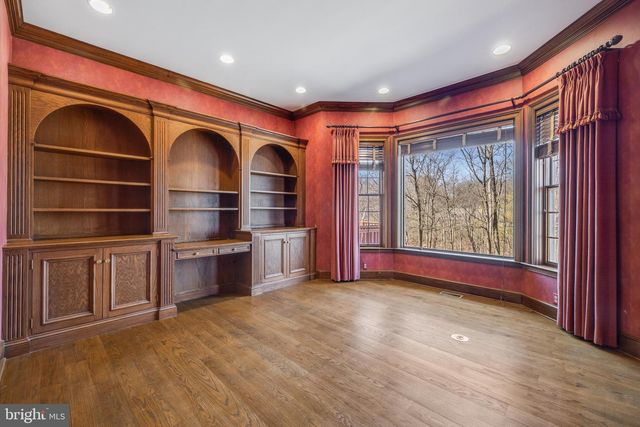 1821 MUSEUM RD, Wyomissing, PA 19610