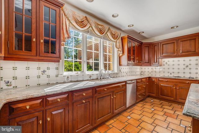 1821 MUSEUM RD, Wyomissing, PA 19610