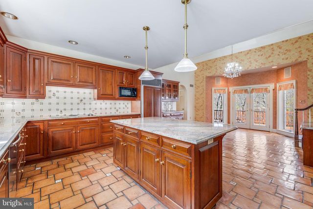 1821 MUSEUM RD, Wyomissing, PA 19610