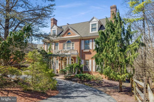1821 MUSEUM RD, Wyomissing, PA 19610