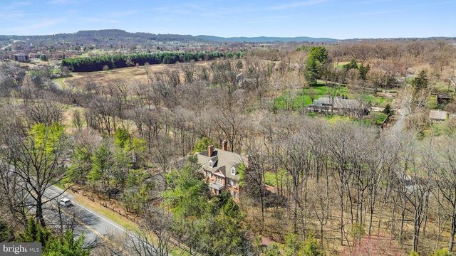 1821 MUSEUM RD, Wyomissing, PA 19610
