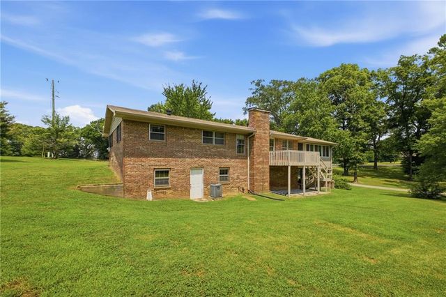 379 Hunt Road NW, Calhoun, GA 30701