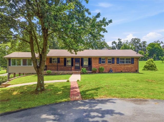 379 Hunt Road NW, Calhoun, GA 30701