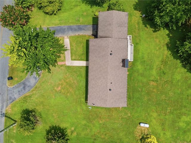 379 Hunt Road NW, Calhoun, GA 30701