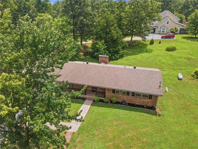 379 Hunt Road NW, Calhoun, GA 30701