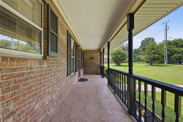 379 Hunt Road NW, Calhoun, GA 30701