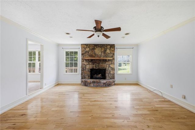 379 Hunt Road NW, Calhoun, GA 30701