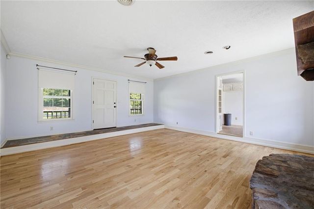 379 Hunt Road NW, Calhoun, GA 30701