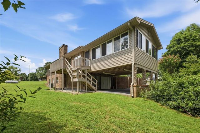 379 Hunt Road NW, Calhoun, GA 30701