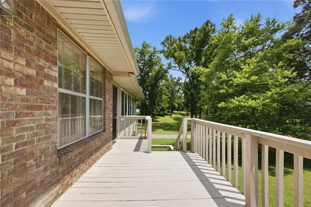 379 Hunt Road NW, Calhoun, GA 30701