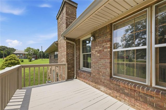 379 Hunt Road NW, Calhoun, GA 30701
