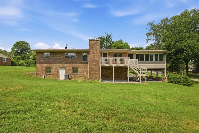 379 Hunt Road NW, Calhoun, GA 30701
