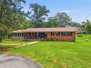 379 Hunt Road NW, Calhoun, GA 30701