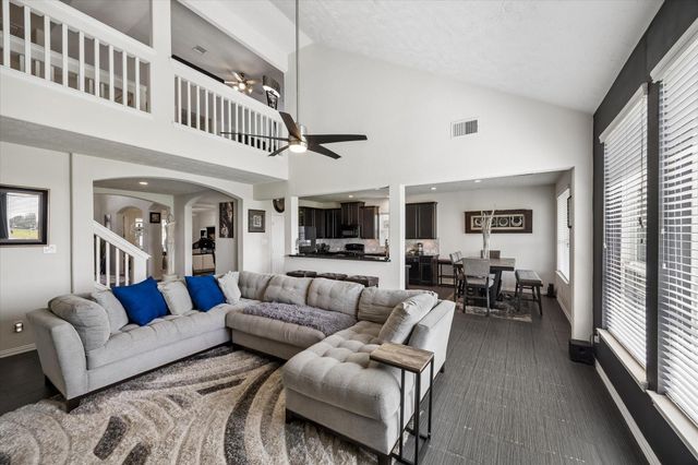 1822 Luminous Waters Lane, Rosharon, TX 77583