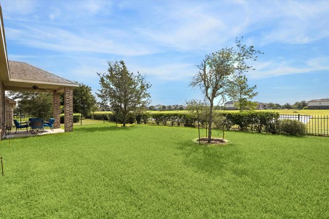 1822 Luminous Waters Lane, Rosharon, TX 77583