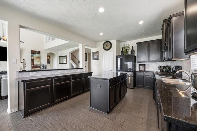 1822 Luminous Waters Lane, Rosharon, TX 77583