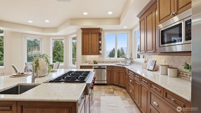 15622 Uplands Way SE, North Bend, WA 98045