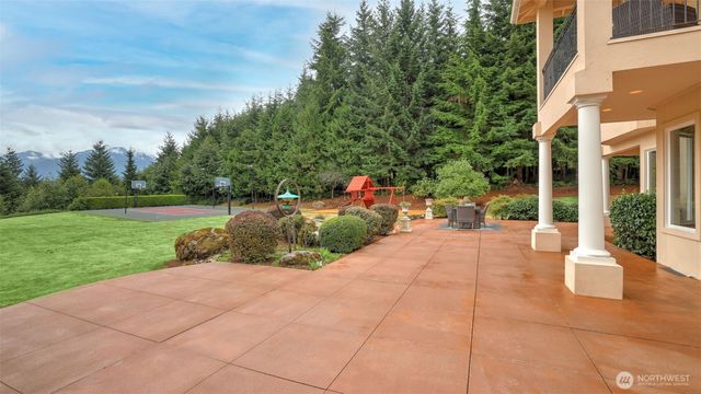 15622 Uplands Way SE, North Bend, WA 98045