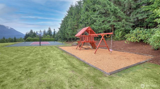 15622 Uplands Way SE, North Bend, WA 98045