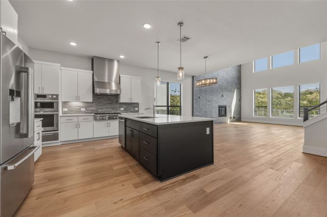 1006 Barrie DR, Lakeway, TX 78734