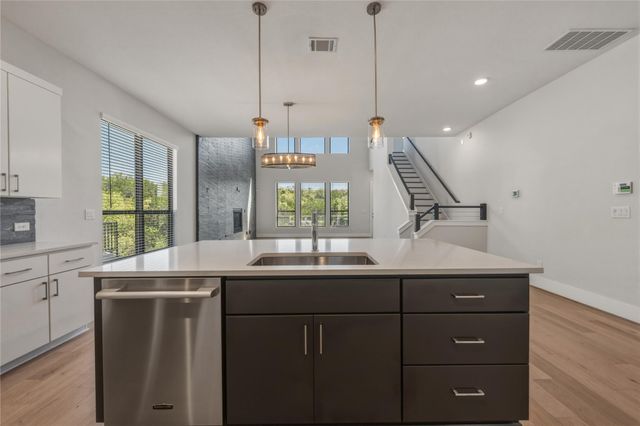 1006 Barrie DR, Lakeway, TX 78734
