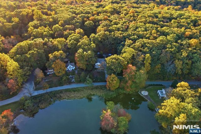 101 Morse Lakes Road, Bloomingdale, NJ 07403
